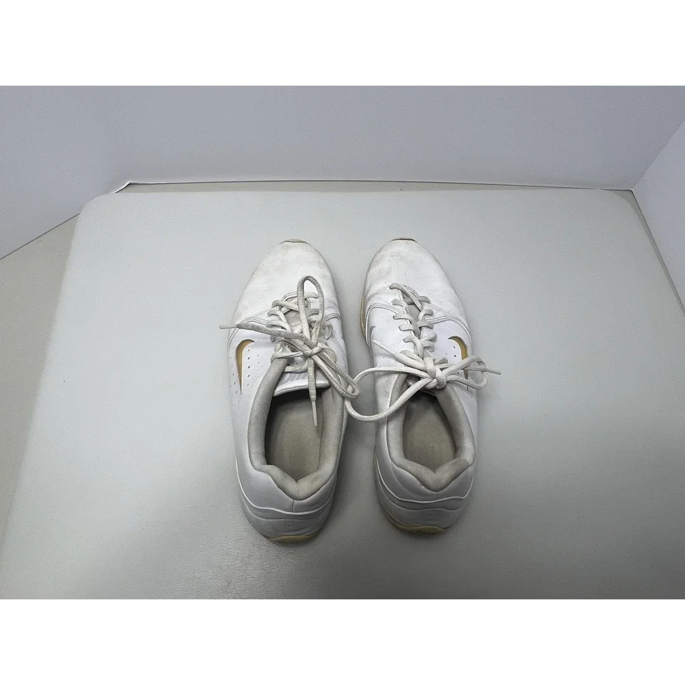 Nike Cheer Dance Shoes Womens Size 10 White Gold Training Sneakers‎ 647937-100
